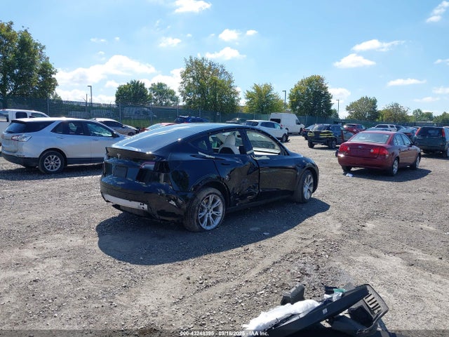 2021 TESLA MODEL Y 5YJYGDEE3MF228334 Photo 3