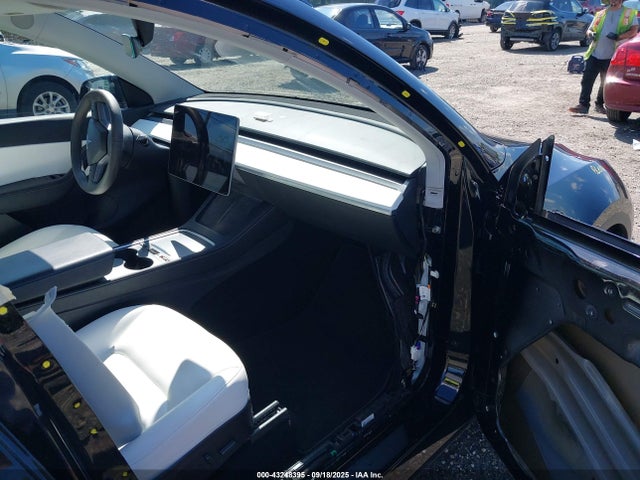 2021 TESLA MODEL Y 5YJYGDEE3MF228334 Photo 4