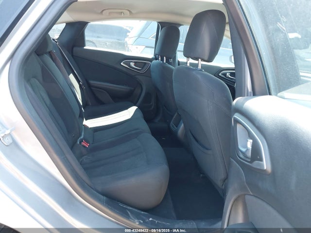 1C3CCCABXFN502228 Chrysler 200