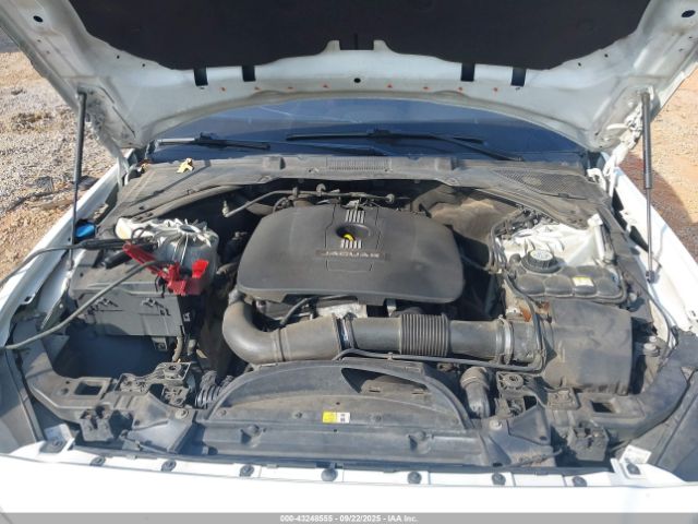 2017 JAGUAR XE SAJAR4BG5HA977296 Photo 9