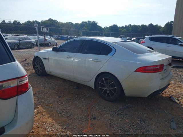 2017 JAGUAR XE SAJAR4BG5HA977296 Photo 2