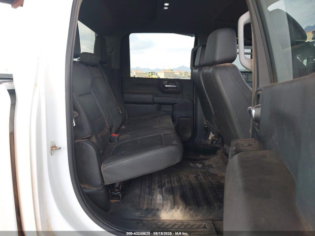 Chevrolet l8t 2023 1GC1YLE74PF165500 Image 8