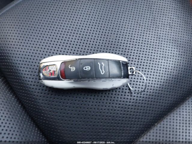 2017 PORSCHE MACAN WP1AB2A58HLB19234 Photo 10