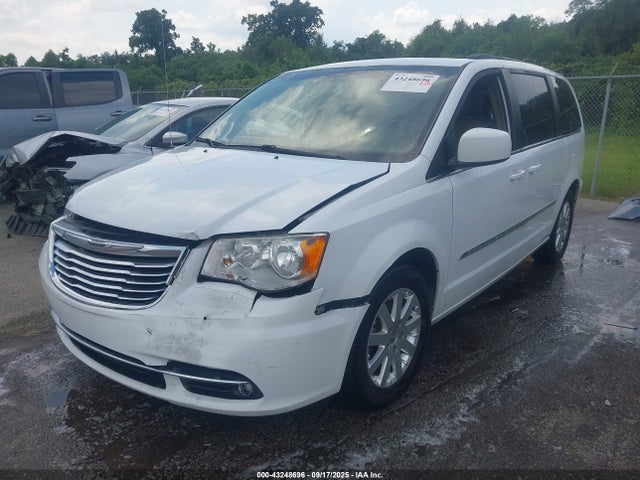 Chrysler 2016 2016 2C4RC1BG0GR245749 Image 2