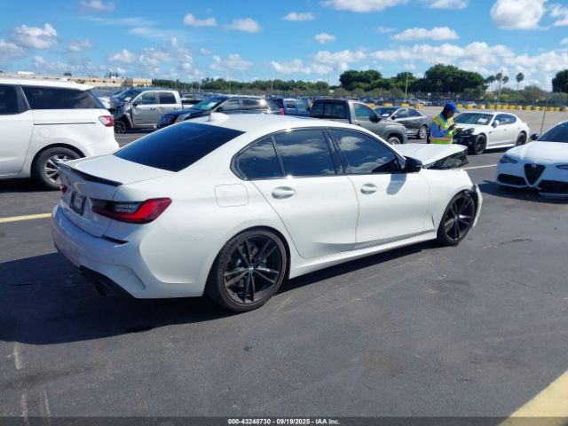 2022 BMW 330I 3MW5R1J06N8C36565 Photo 3