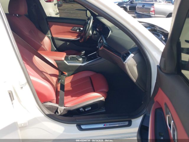 2022 BMW 330I 3MW5R1J06N8C36565 Photo 4