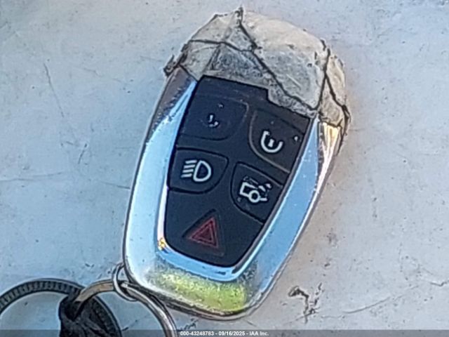 2011 JAGUAR XJ SAJWA2GE3BMV20856 Photo 10