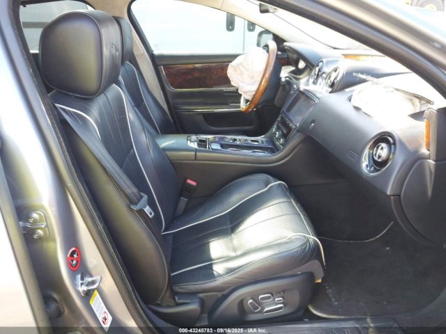 2011 JAGUAR XJ SAJWA2GE3BMV20856 Photo 4