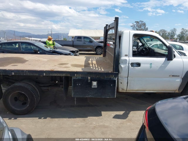 Продаж на аукціоні авто 2005 Chevrolet Silverado 3500 Chassis Work Truck, vin: 1GBJC34U65E244485, номер лоту: 43248932