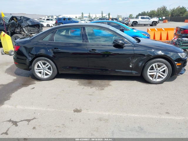 2017 AUDI A4 WAUGMAF42HN043687 Photo 5