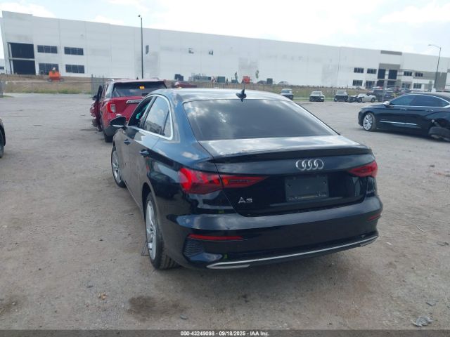 2022 AUDI A3 WAUAUDGY8NA047027 Photo 2