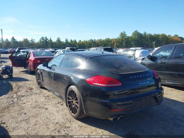 2016 PORSCHE PANAMERA WP0AB2A7XGL050631 Photo 2