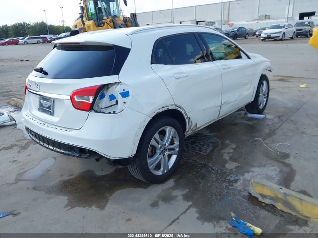 2020 MERCEDES-BENZ GLA 250 WDCTG4EB1LU025622 Photo 3