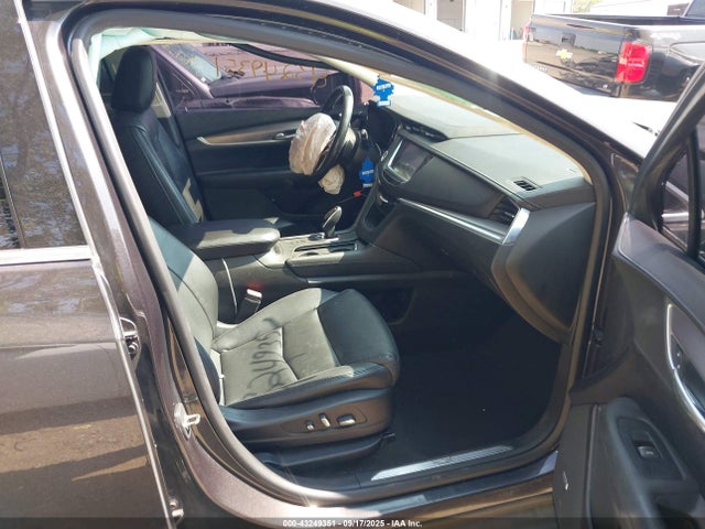 2017 CADILLAC XT5 1GYKNDRS7HZ307219 Photo 4