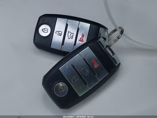 5XYPH4A55HG317349 KIA 2017