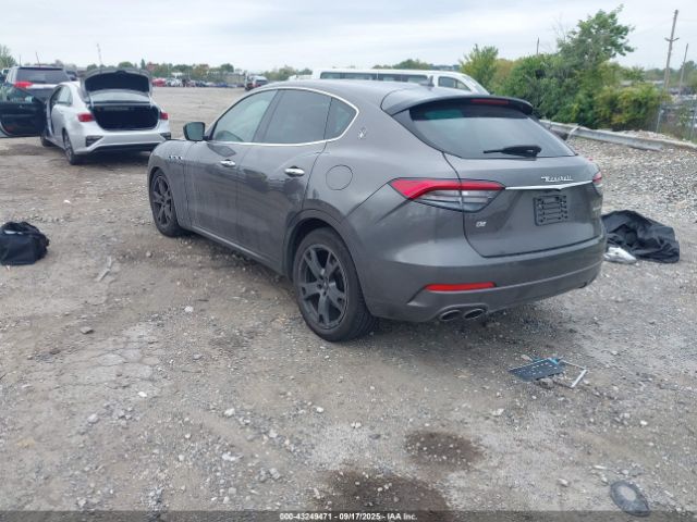 2021 MASERATI LEVANTE ZN661XUA4MX370785 Photo 2