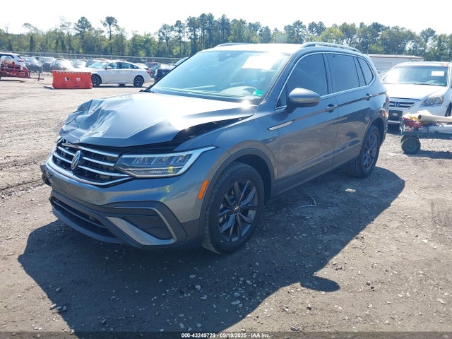 3VV2B7AX4NM031748 Volkswagen Tiguan