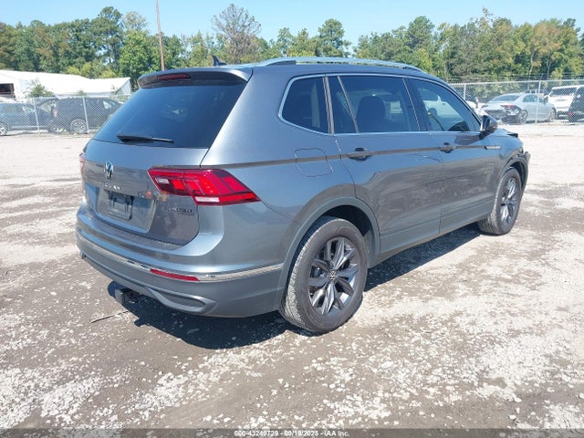 3VV2B7AX4NM031748 Volkswagen Tiguan
