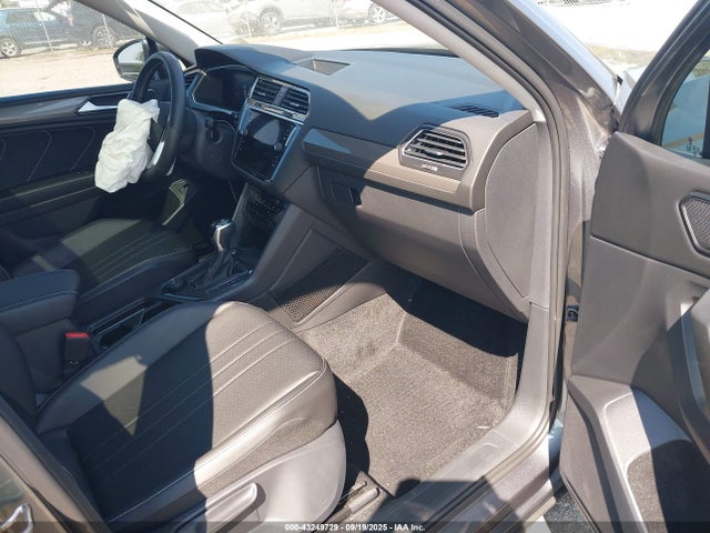 3VV2B7AX4NM031748 Volkswagen Tiguan