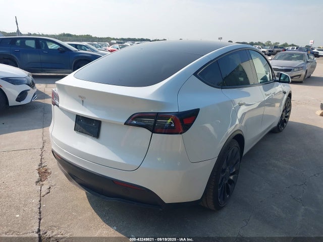 2023 TESLA MODEL Y 7SAYGDEF1PF864976 Photo 3