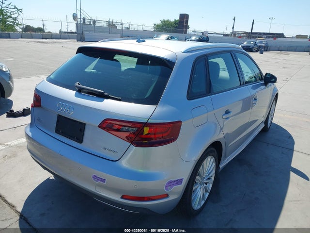 2016 AUDI A3 E-TRON WAUUPBFF6GA058717 Photo 3