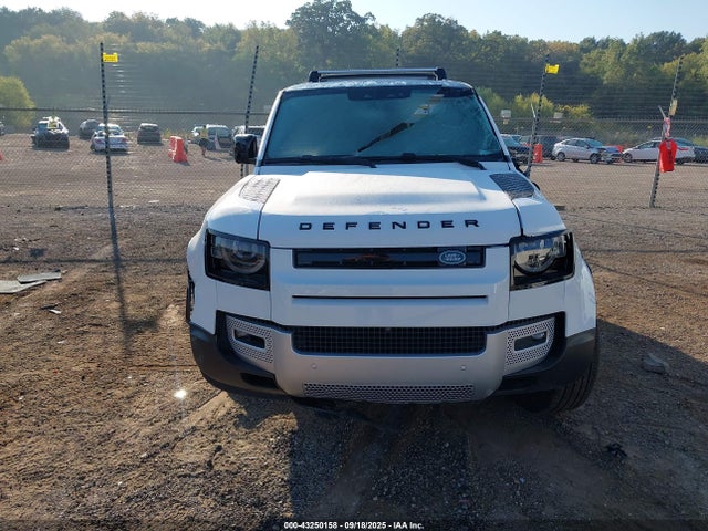 SALEJEEX7S2452467 Land Rover Defender 110 P300