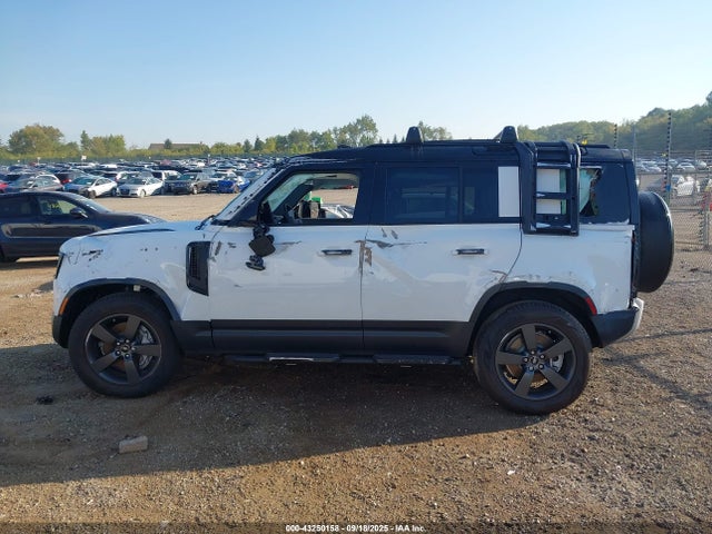 SALEJEEX7S2452467 Land Rover Defender 110 P300