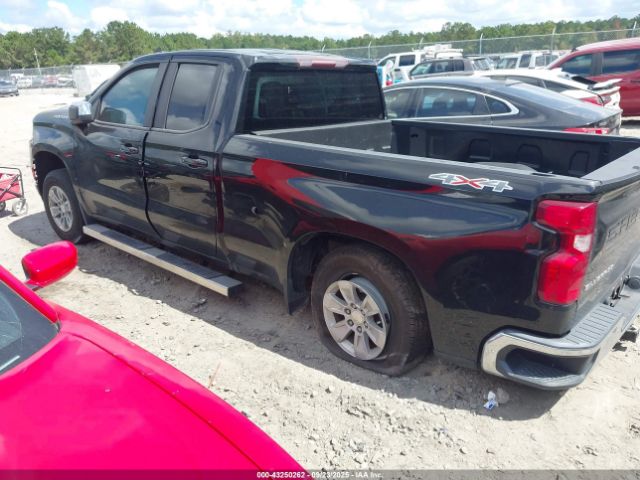 2020 CHEVROLET SILVERADO 1500 1GCRYDED5LZ230569 Photo 2