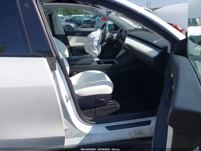 2022 TESLA MODEL Y 7SAYGDEE6NF419749 Photo 4