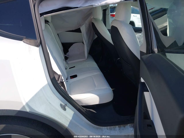 2022 TESLA MODEL Y 7SAYGDEE6NF419749 Photo 7