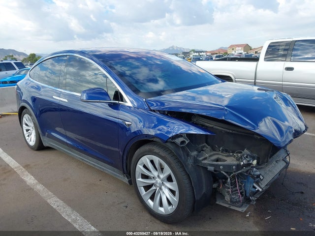 2017 TESLA MODEL X 5YJXCBE27HF043615 Photo 0