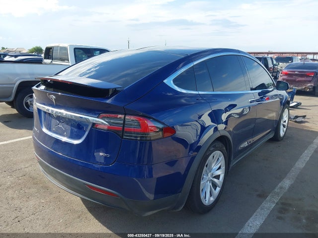 2017 TESLA MODEL X 5YJXCBE27HF043615 Photo 3