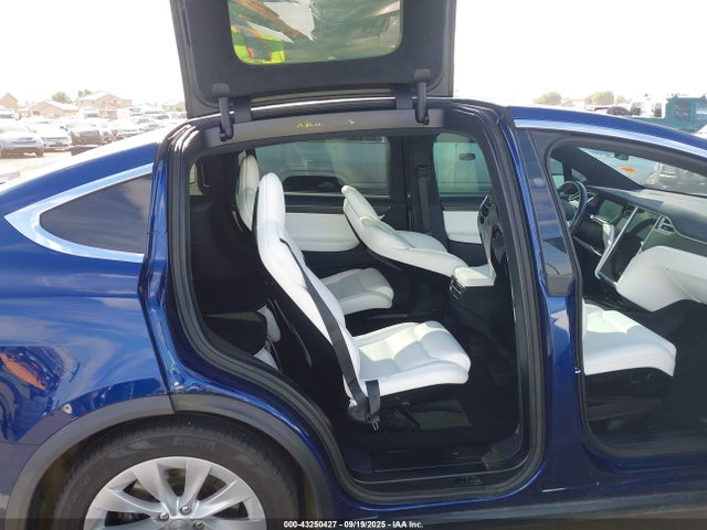 2017 TESLA MODEL X 5YJXCBE27HF043615 Photo 7