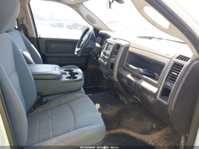 2019 RAM 1500 CLASSIC 1C6RR7FG9KS623965 Photo 4