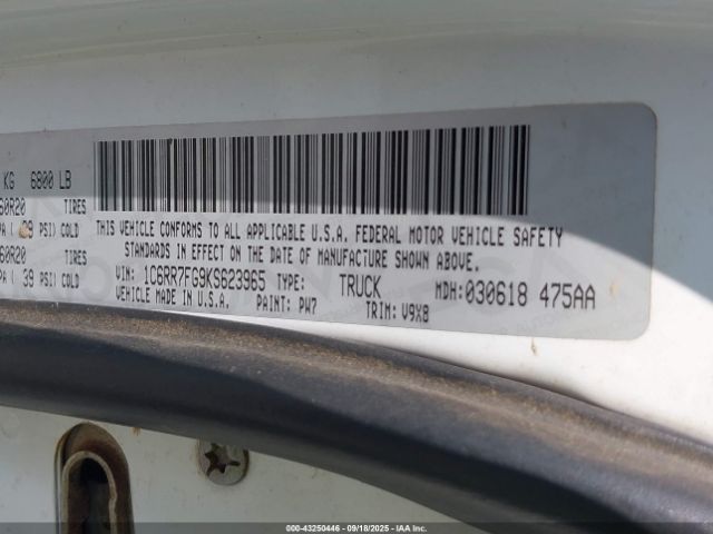 2019 RAM 1500 CLASSIC 1C6RR7FG9KS623965 Photo 8