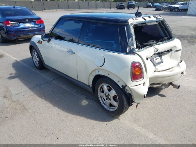 2008 MINI COOPER WMWMF335X8TT66516 Photo 2