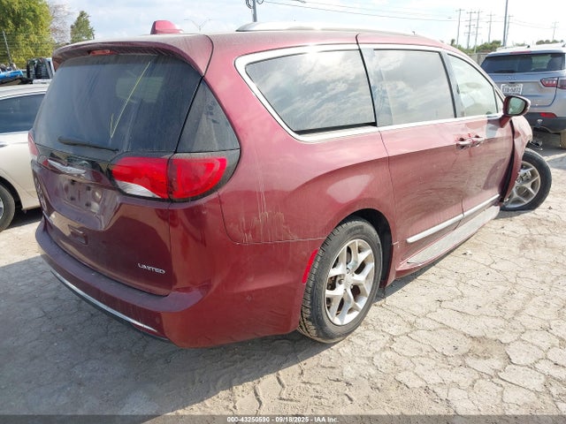 Chrysler Pacifica Limited 2017 2C4RC1GG9HR745645 Image 4