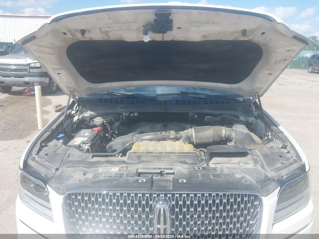 5LMJJ3LT0JEL08050 Lincoln Navigator L Reserve