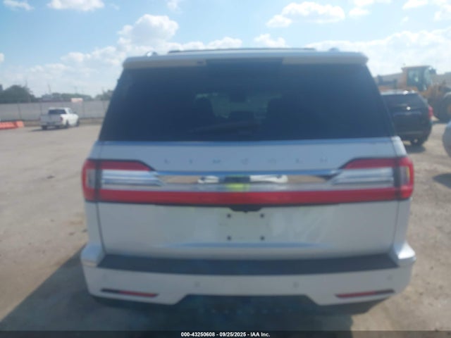 5LMJJ3LT0JEL08050 Lincoln Navigator L Reserve