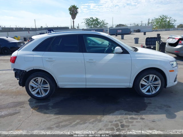 WA1BCCFS2HR015921 Audi Q3