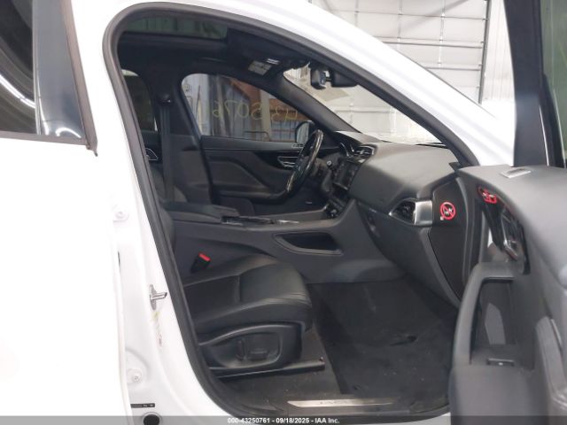 2018 JAGUAR F-PACE SADCJ2FX1JA322253 Photo 4