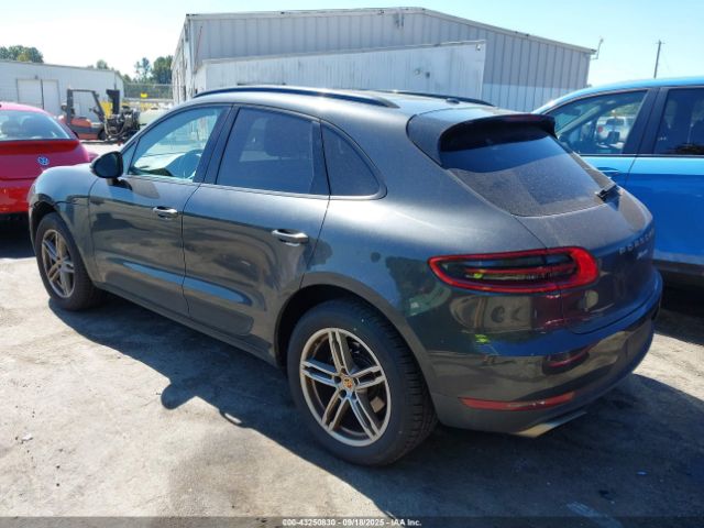2018 PORSCHE MACAN WP1AA2A52JLB08996 Photo 2