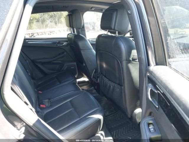 2018 PORSCHE MACAN WP1AA2A52JLB08996 Photo 7