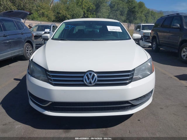 Volkswagen Passat 2014 1VWAS7A35EC025477 Image 12