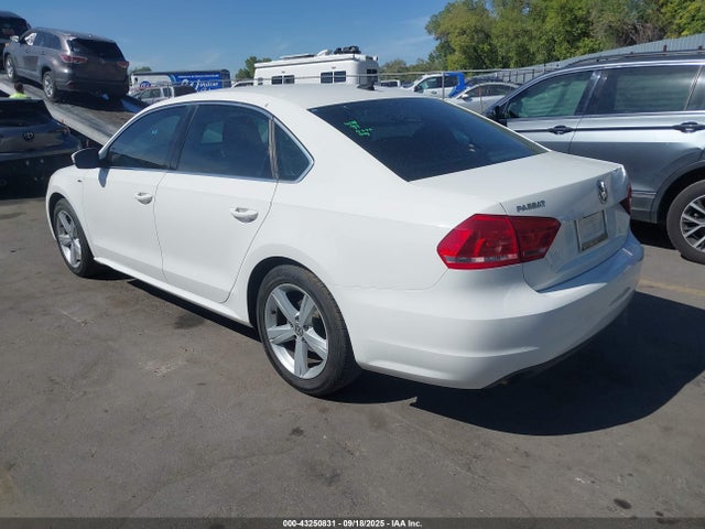 Volkswagen Passat 2014 1VWAS7A35EC025477 Image 3