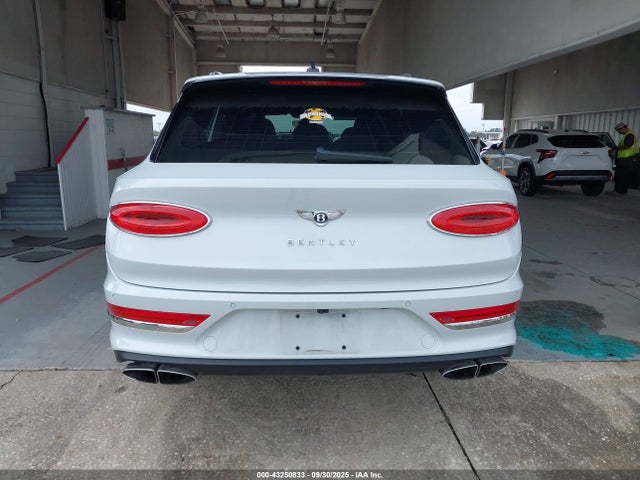 Bentley Dcu 2022 SJAAM2ZV5NC017127 Image 17