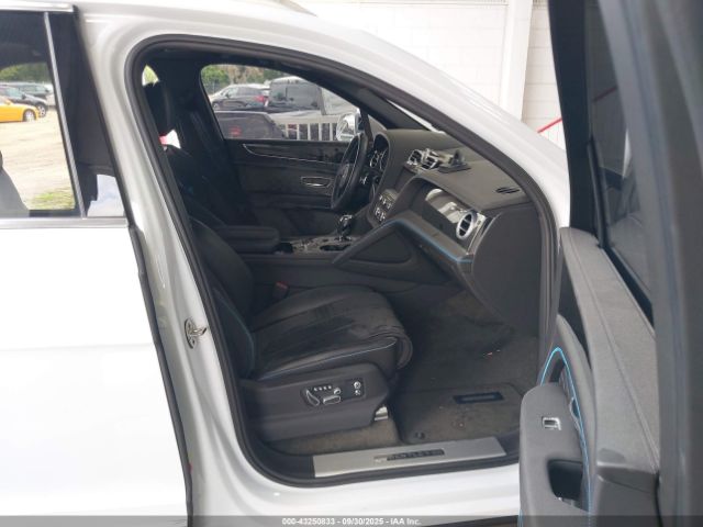 2022 BENTLEY BENTAYGA SJAAM2ZV5NC017127 Photo 4