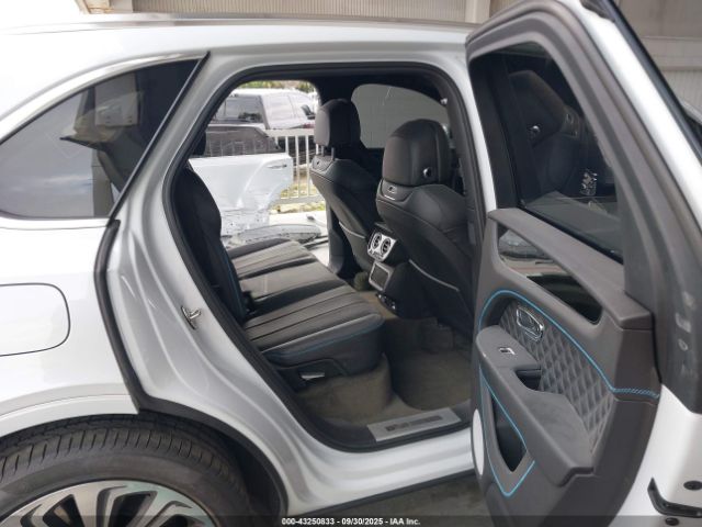 2022 BENTLEY BENTAYGA SJAAM2ZV5NC017127 Photo 7