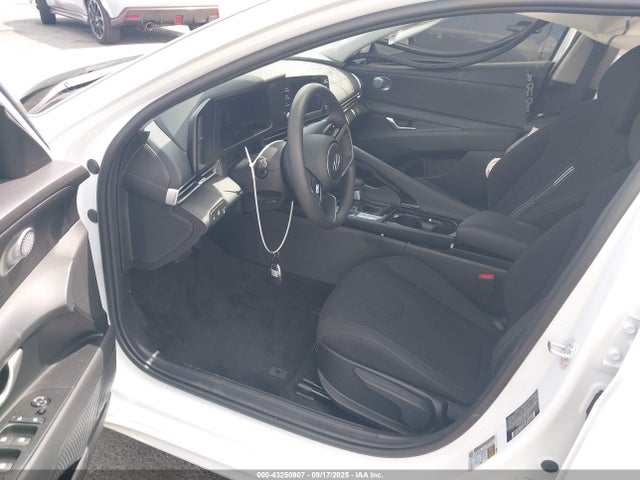 KMHLM4DJXSU167453 Hyundai Elantra Hybrid Blue