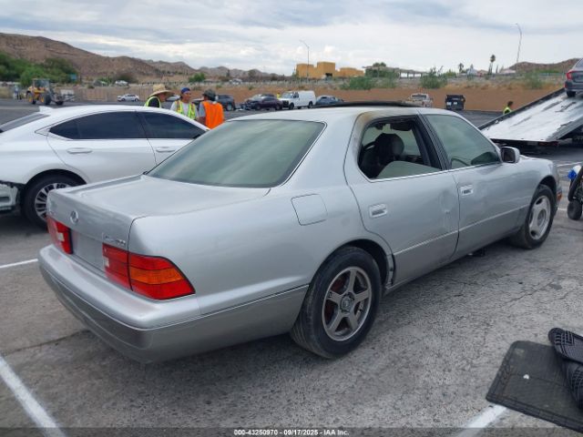 1998 LEXUS LS 400 JT8BH28F0W0104632 Photo 3